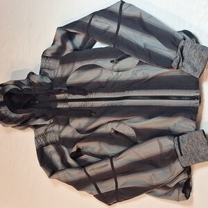 #166 Lululemon Windbreaker Jacket Approximate Size 2 j198